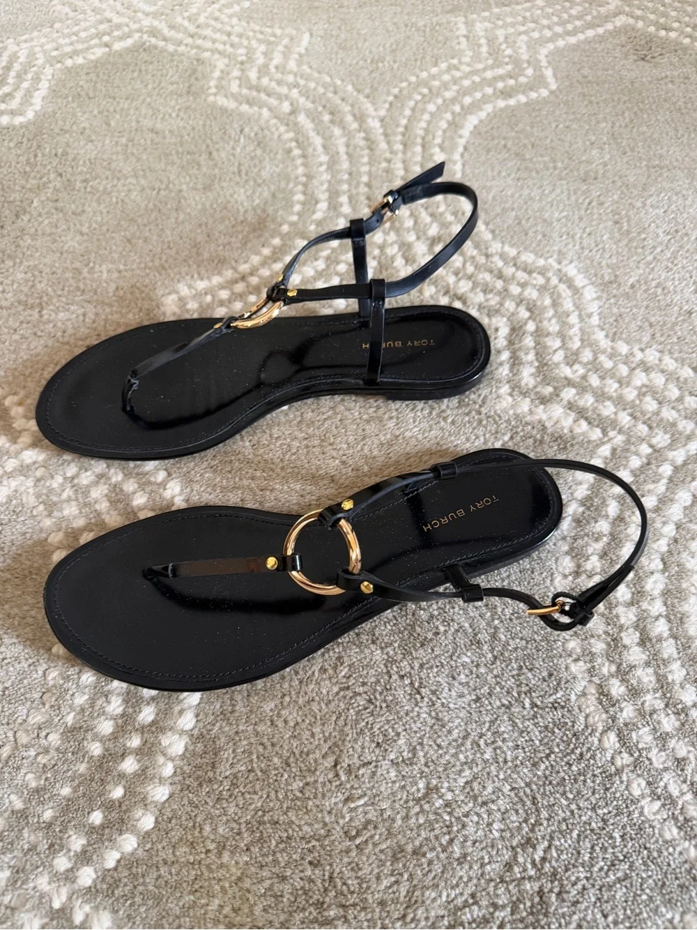 Tory Burch Black Leather Ring Sandal. Size 8